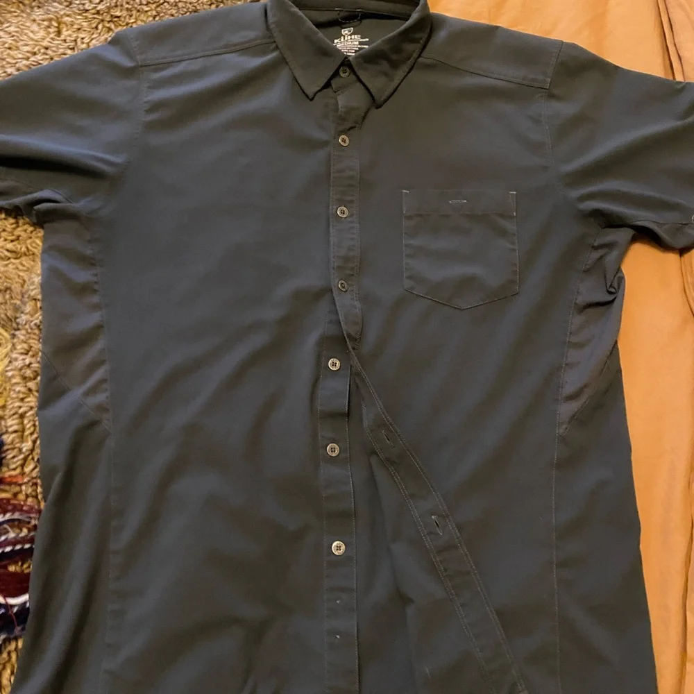 2 For 1 Men's KUHL Blue and Gray Short Sleeve button up Shirts - VG Condition - Picture 9 of 12